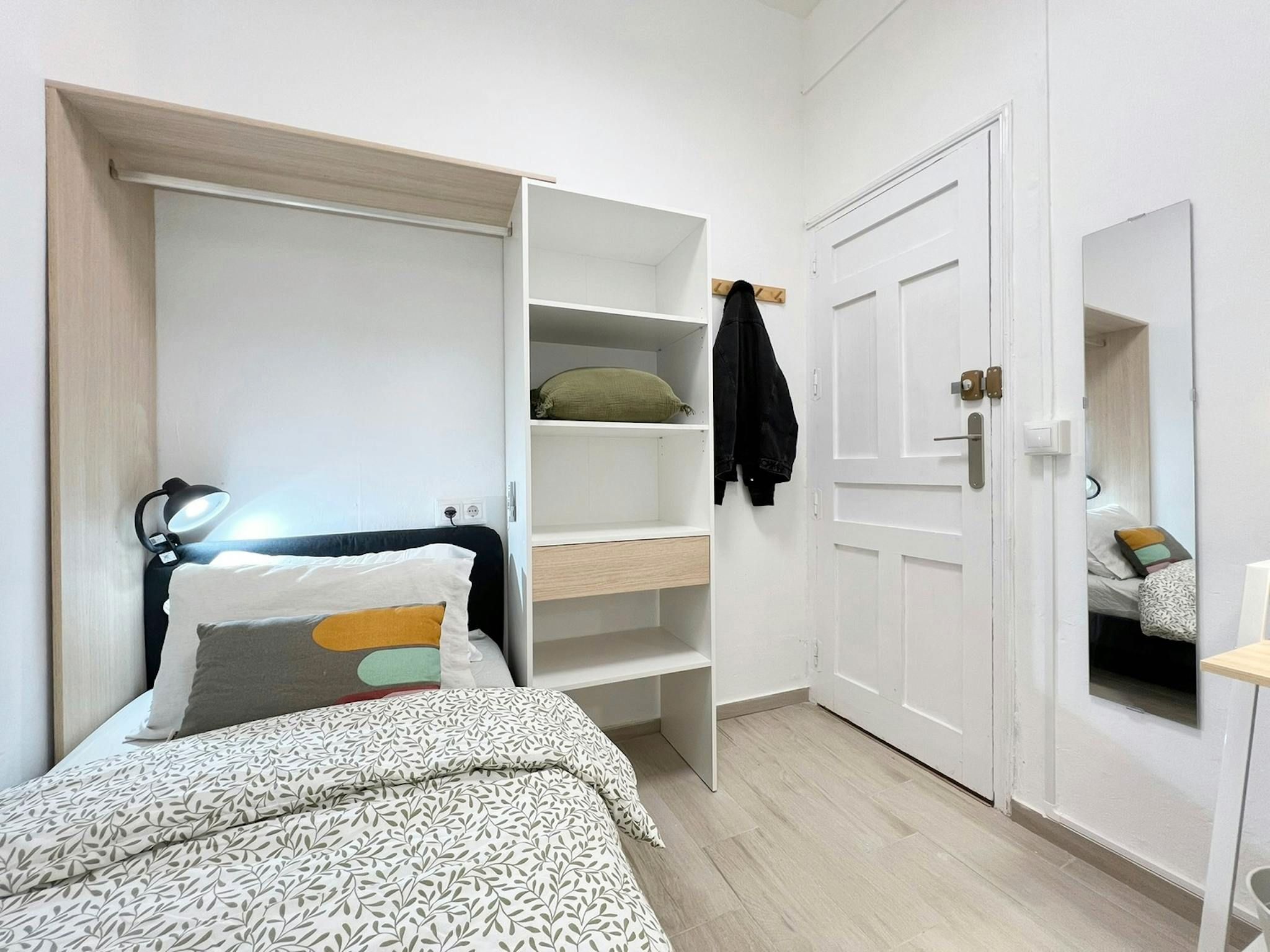 Dormitori de Pis de lloguer en  Madrid Capital amb Calefacció, Moblat i Rentadora