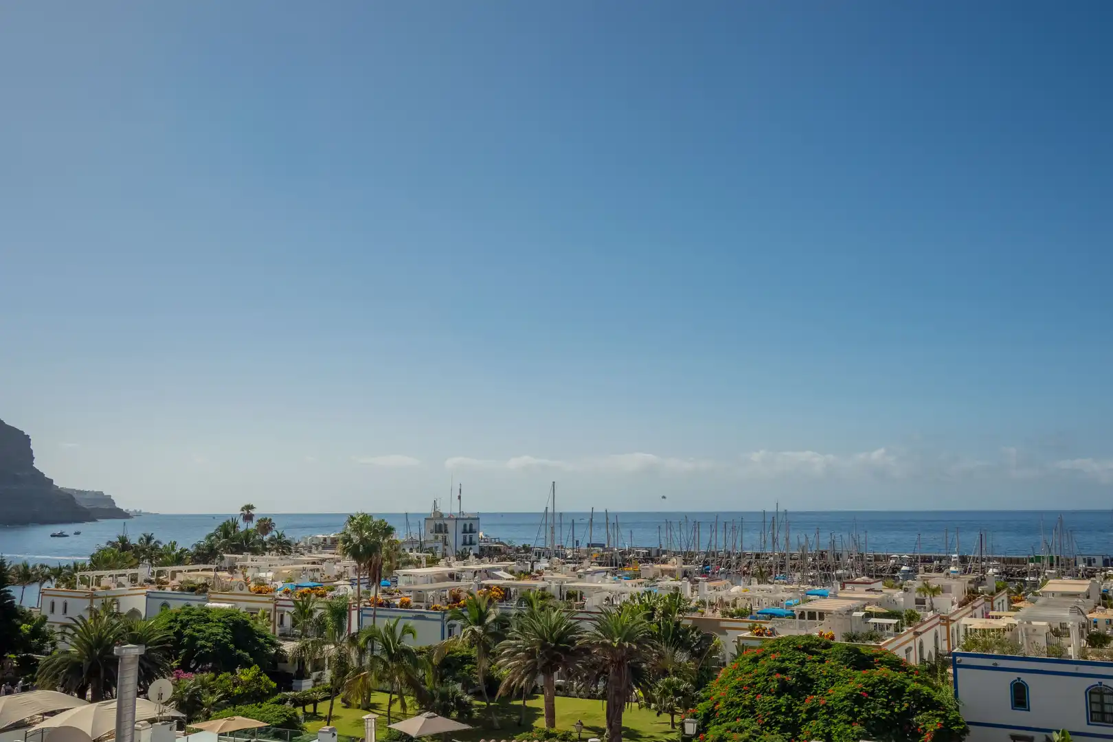 Vista exterior de Dúplex de alquiler en Mogán con Aire acondicionado, Terraza y Amueblado