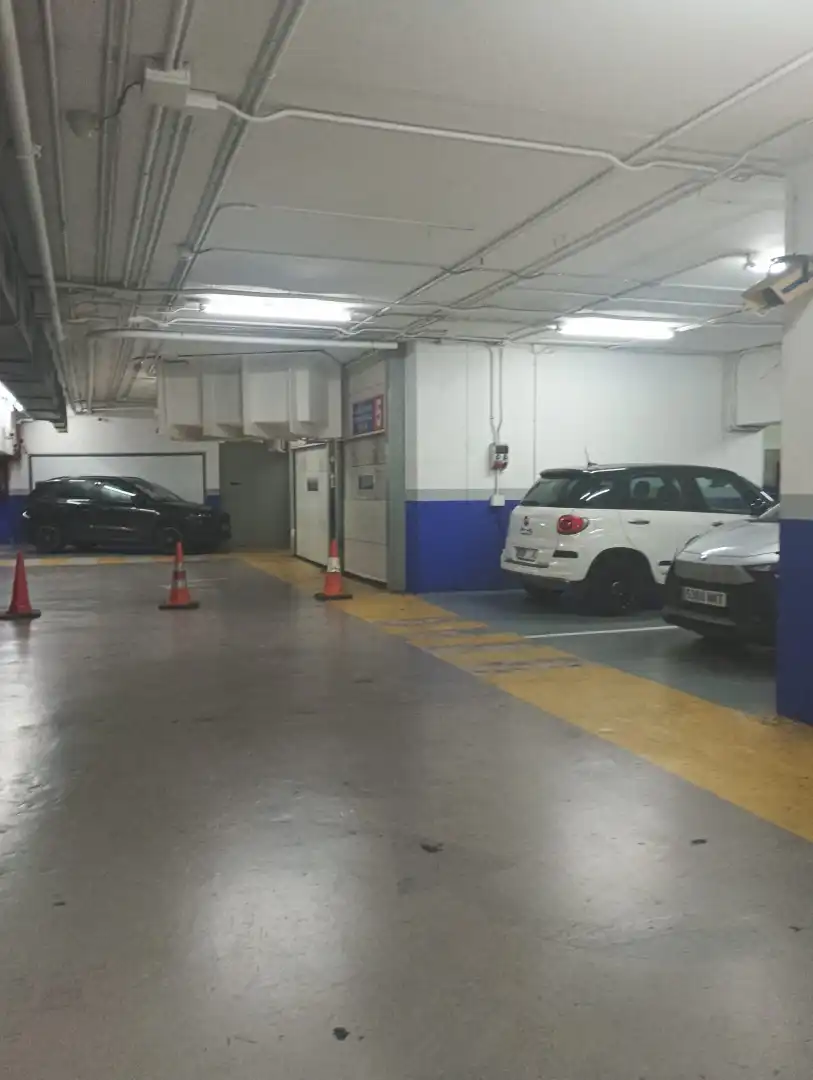 Parking de Garaje en venta en Barcelona con Alarma