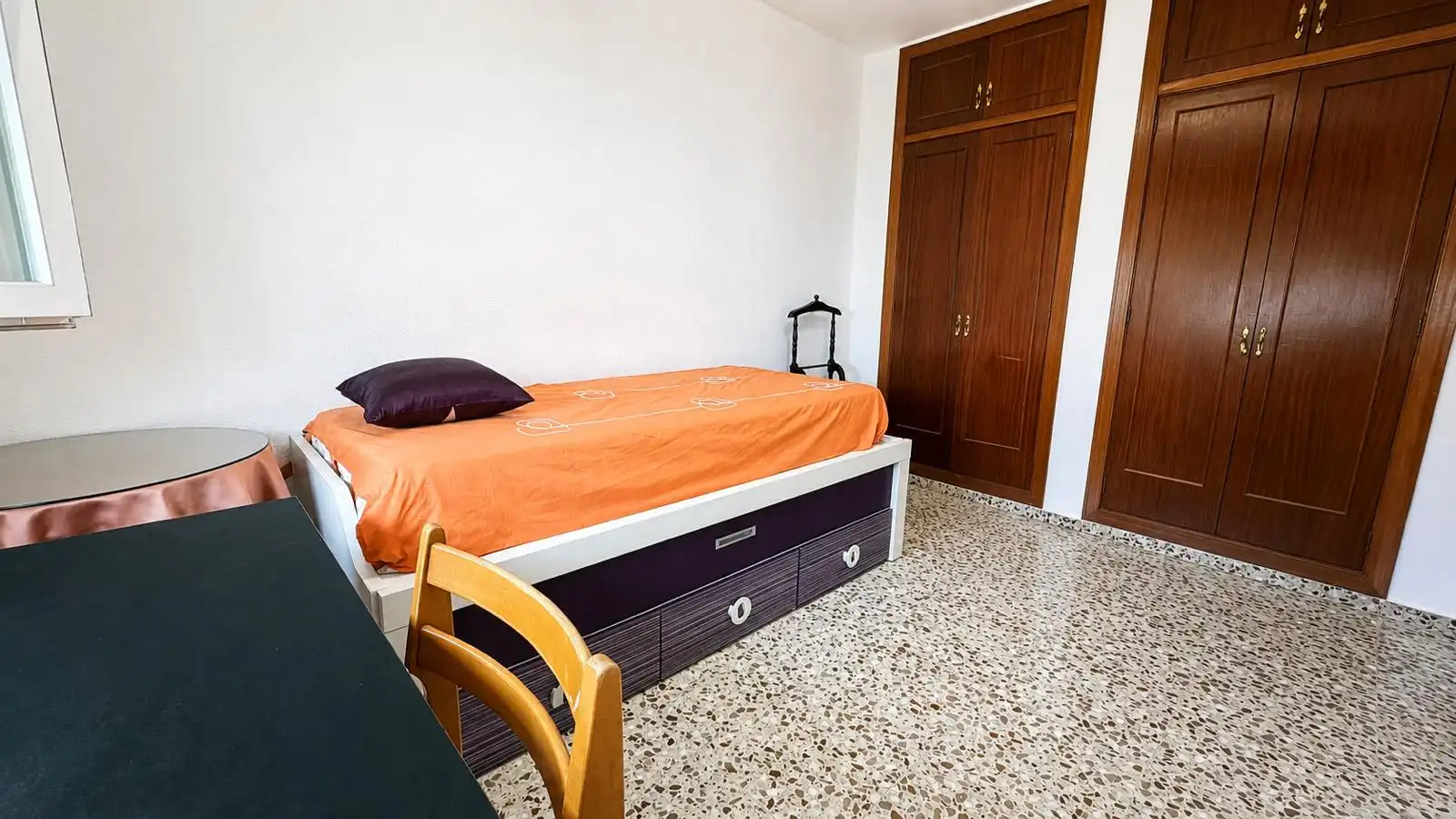 Flat for rent in Calle Carmen Conde, Ciudad Jardín