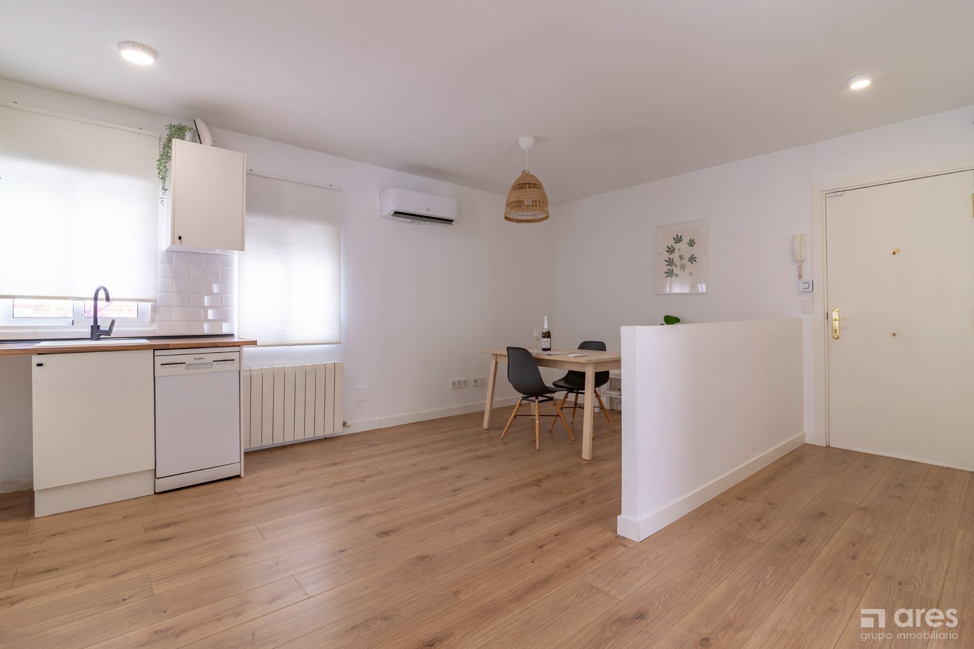 Bedroom of Flat for sale in  Madrid Capital  with Air Conditioner and Heating
