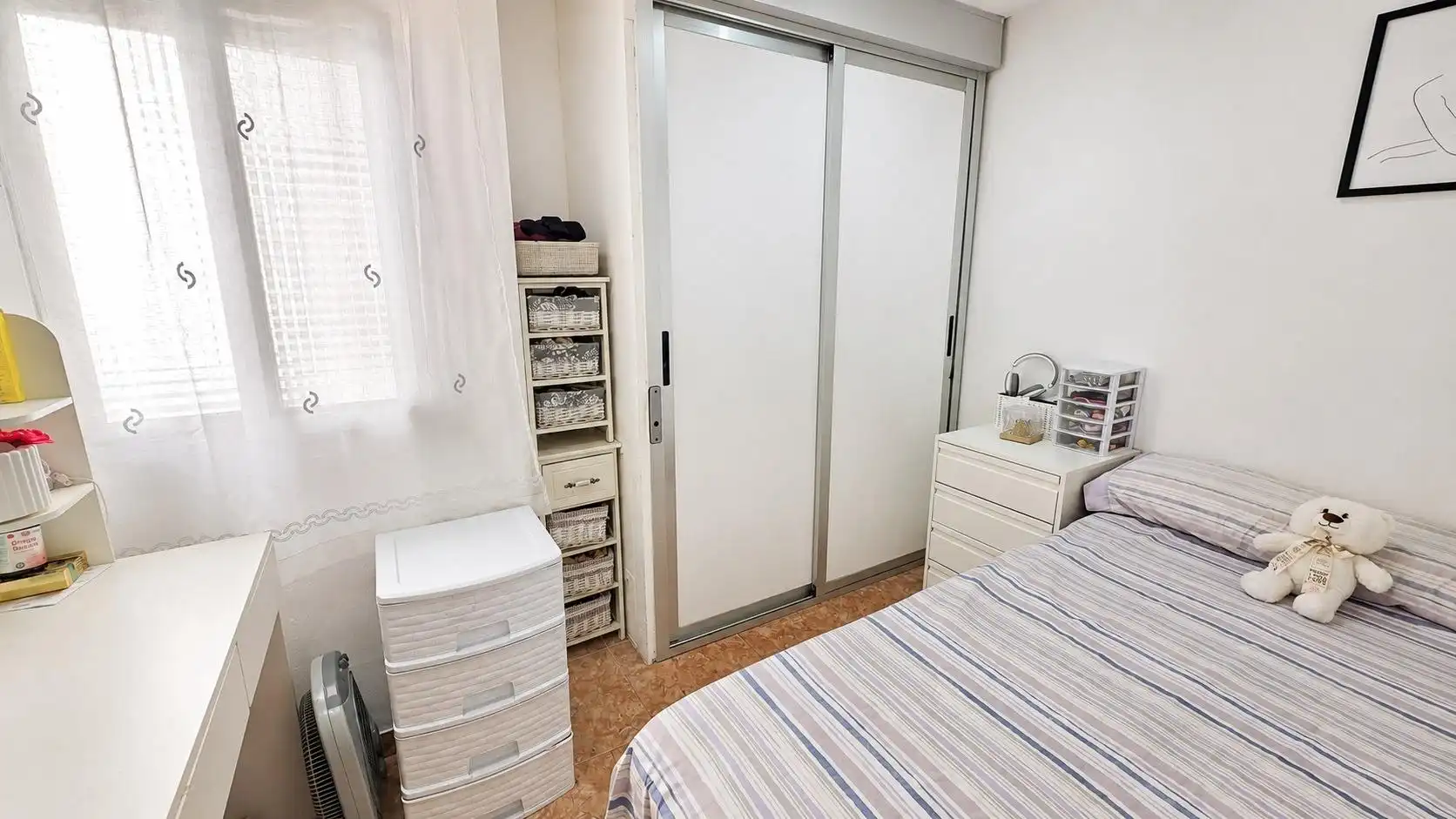 Bedroom of Flat for sale in Paterna  with Air Conditioner and Balcony