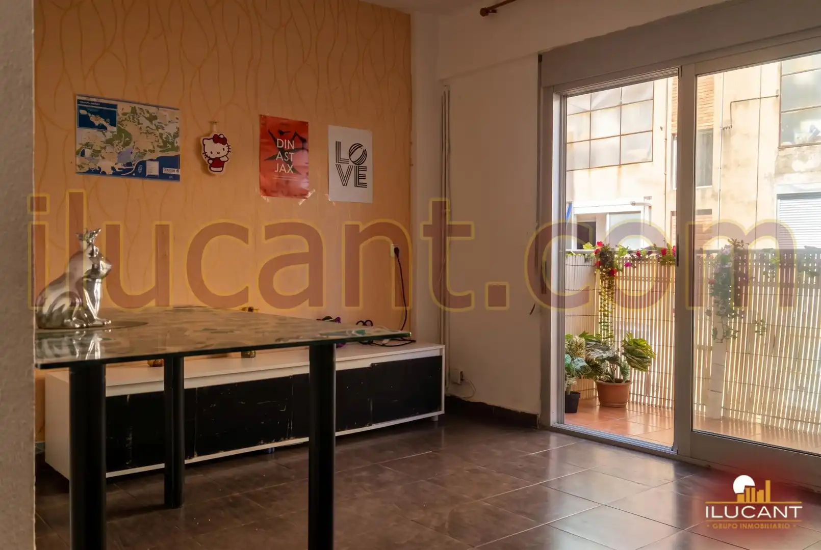 Piso en venta en Alicante / Alacant con Balcón