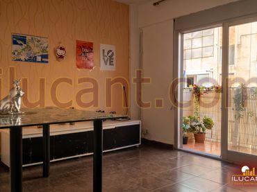 Piso con balcón en venta en Norte