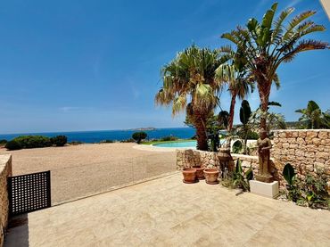Adosado con piscina en venta en Cala Vedella-Cala Tarida