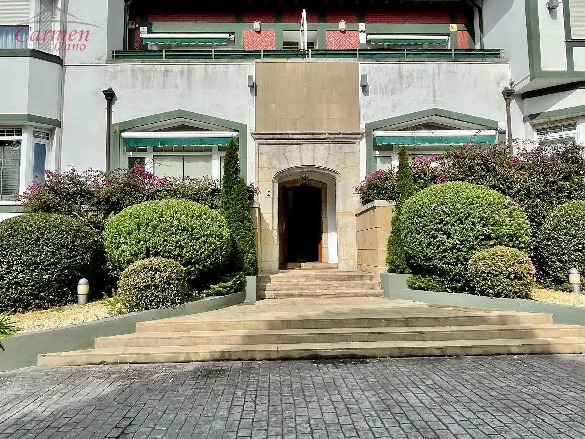 Vista exterior de Dúplex en venta en Getxo  con Calefacción, Terraza y Trastero