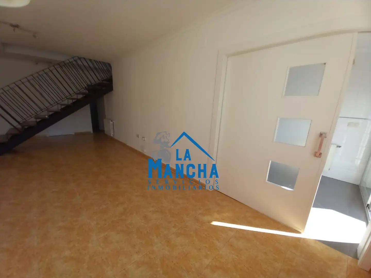 Casa adosada en venda en Madrigueras amb Calefacció, Terrassa i Traster