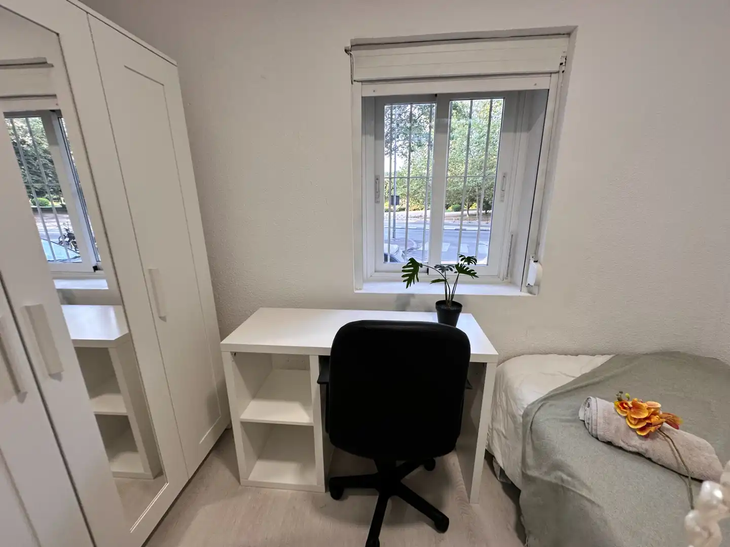 Bedroom of Flat for share in Madrid  with Heating, Furnished and Oven