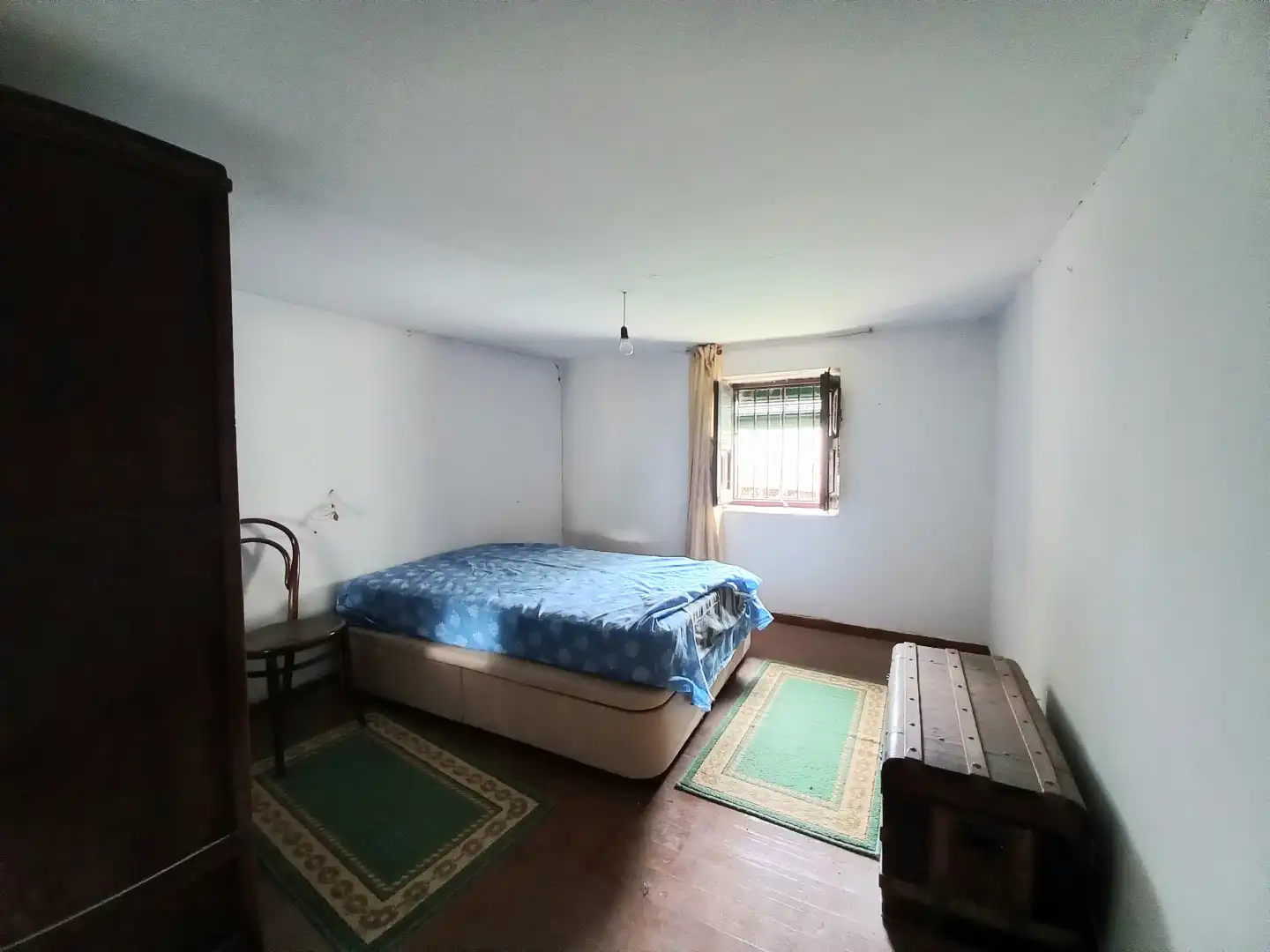 Habitación de Finca rústica en venta en Covarrubias con Jardín privado y Trastero
