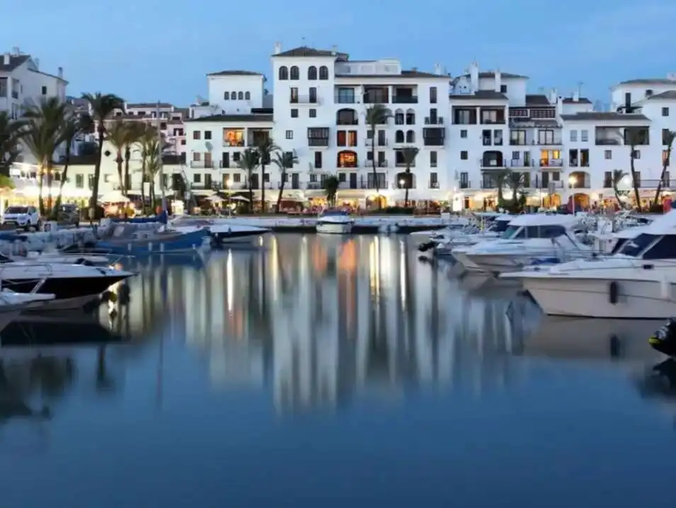 Appartamento con terrazza in vendita a Puerto de la Duquesa, imagen 26