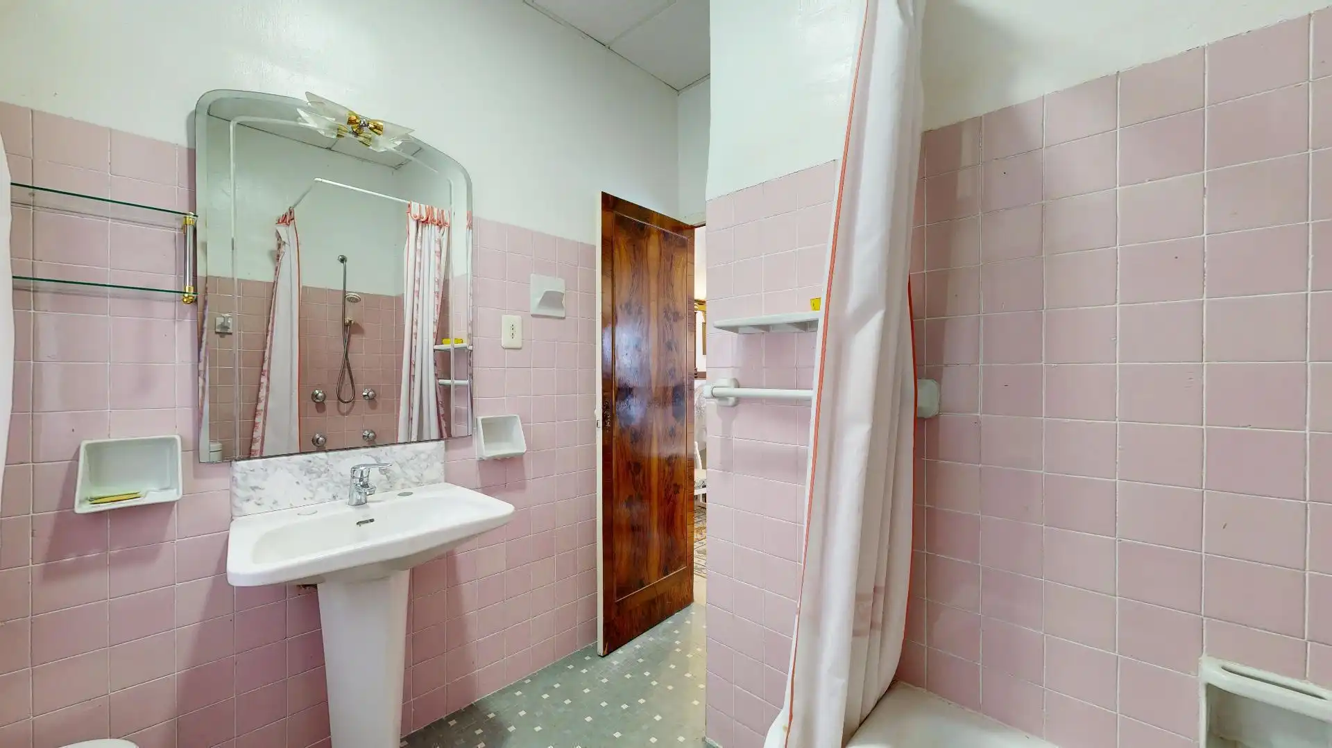 Bathroom of Houses for sale in Torrent  with Terrace, Storage room and Swimming Pool