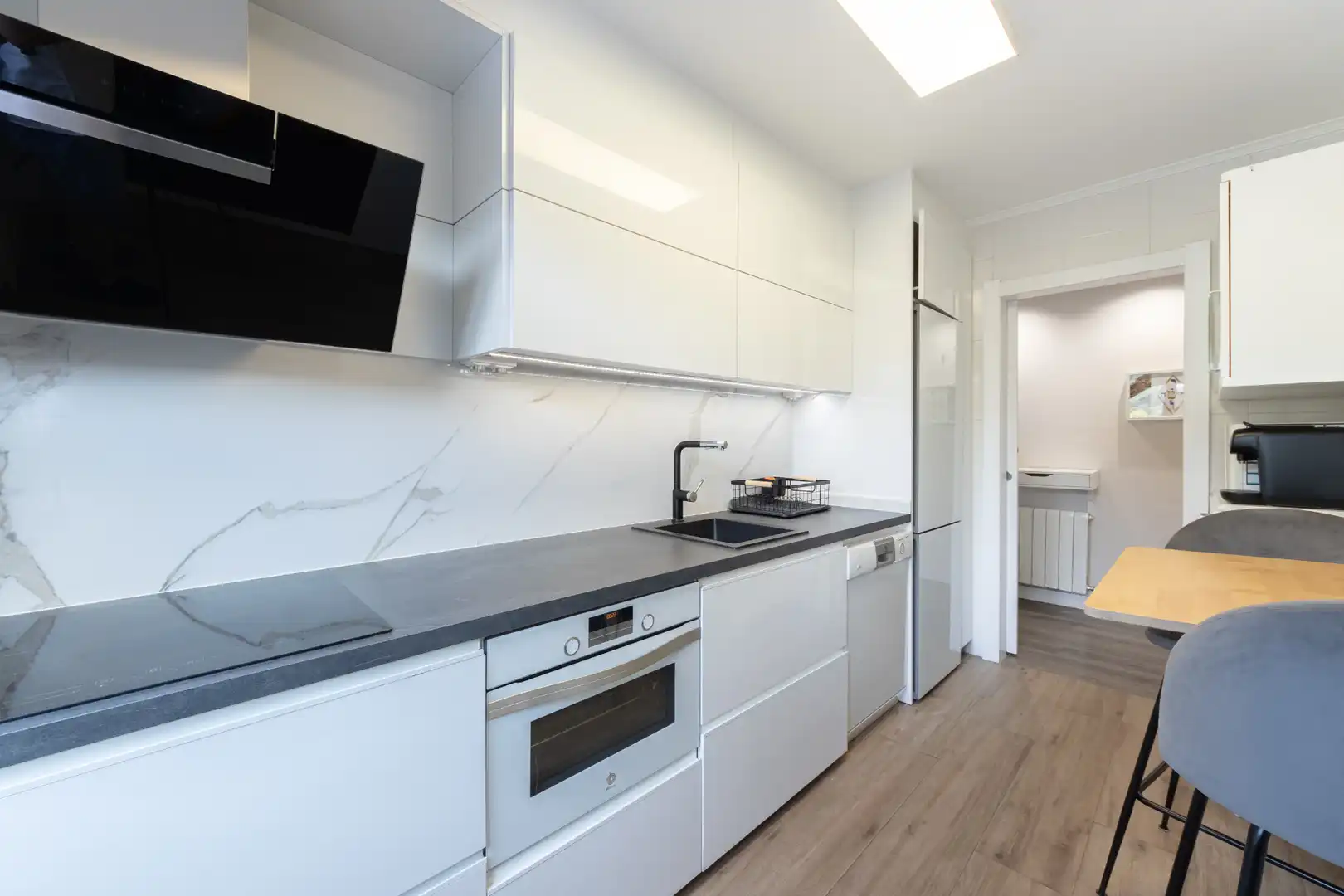 Kitchen of Flat for sale in Castro-Urdiales  with Heating, Parquet flooring and Terrace