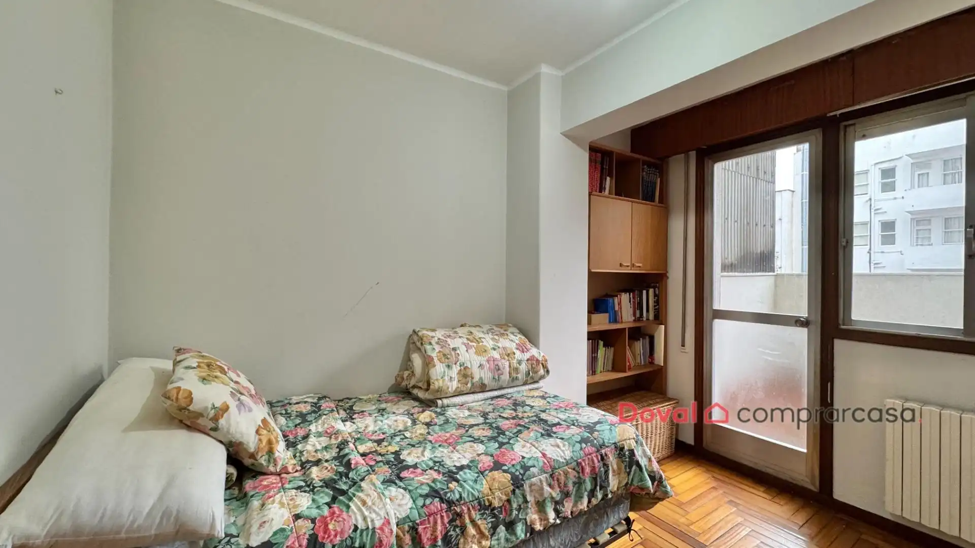 Habitación de Piso en venta en Vigo  con Calefacción, Parquet y Terraza
