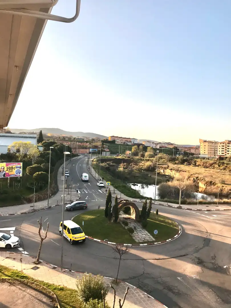 Piso de alquiler en Avenida de Portugal, Zona Norte - Hospital - Urbanizaciones