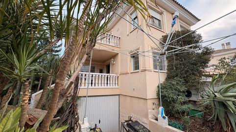 Foto 2 de Casa adosada en venda a Plaza de Toros - Avenida Chapí - Trinquete, Elda