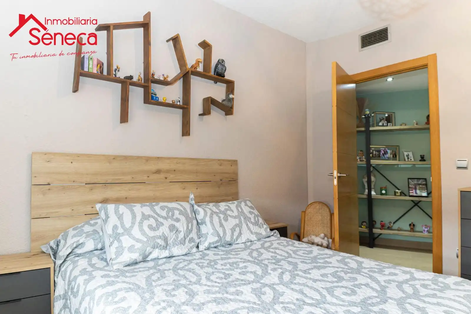 Bedroom of Flat for sale in Córdoba  with Air Conditioner, Heating and Terrace