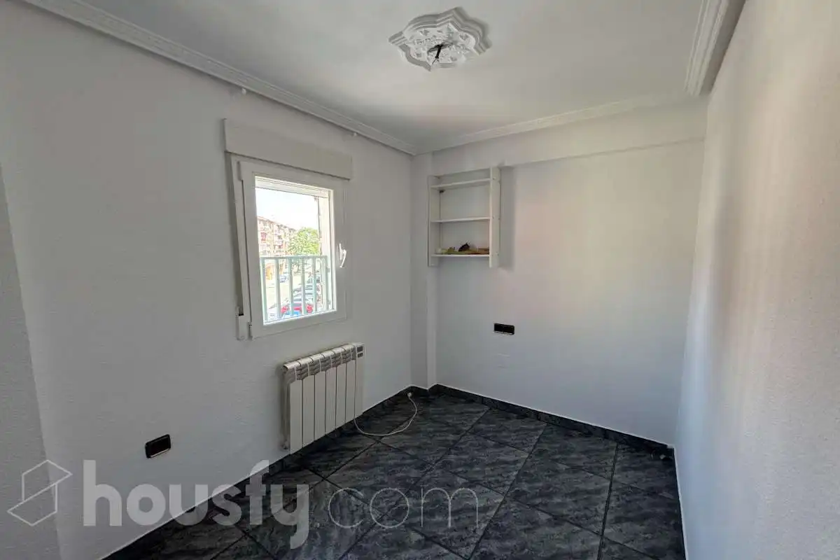 Habitación de Piso de alquiler en Alcalá de Henares con Aire acondicionado, Calefacción y Balcón