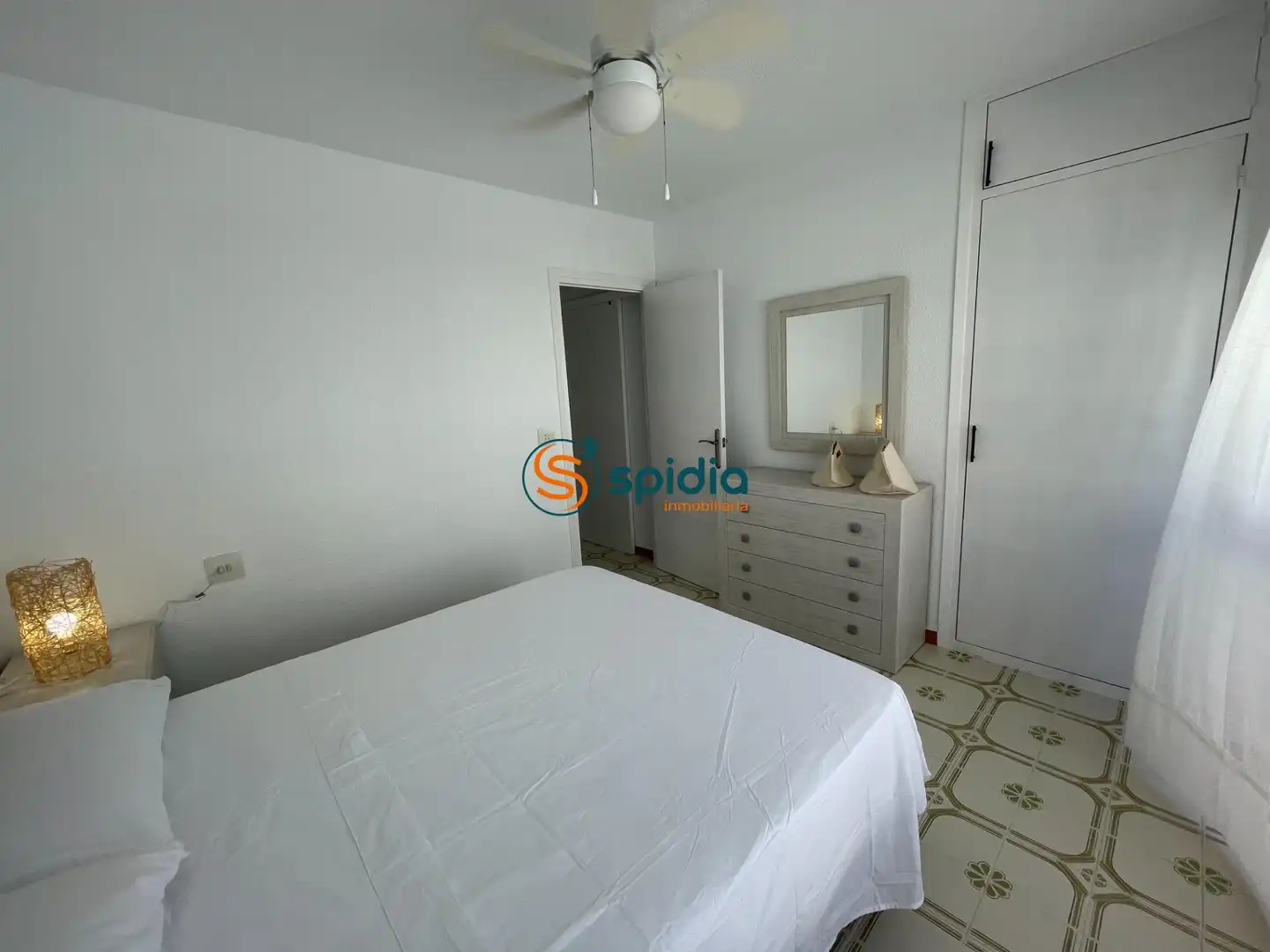 Habitación de Apartamento de alquiler en Águilas con Balcón