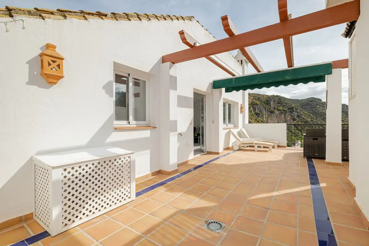 Terrace of Duplexes for sale in Benahavís  with Air Conditioner, Heating and Terrace