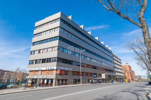 Oficina en Venta en Llano Castellano en Tres Olivos - Valverde