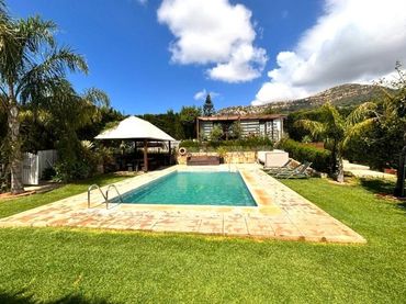 Villa mit Pool zum Verkauf in Tarifa ciudad