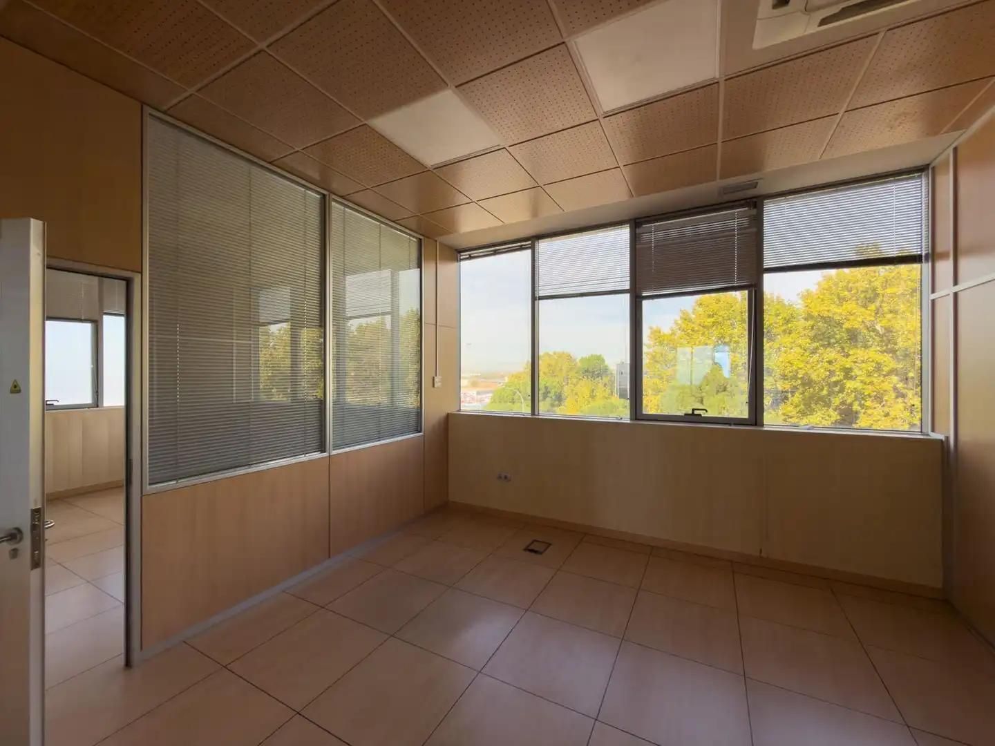 Gemischtgenutztes Gebäude zum Verkauf in Montserrat - Parque Empresarial, imagen 23