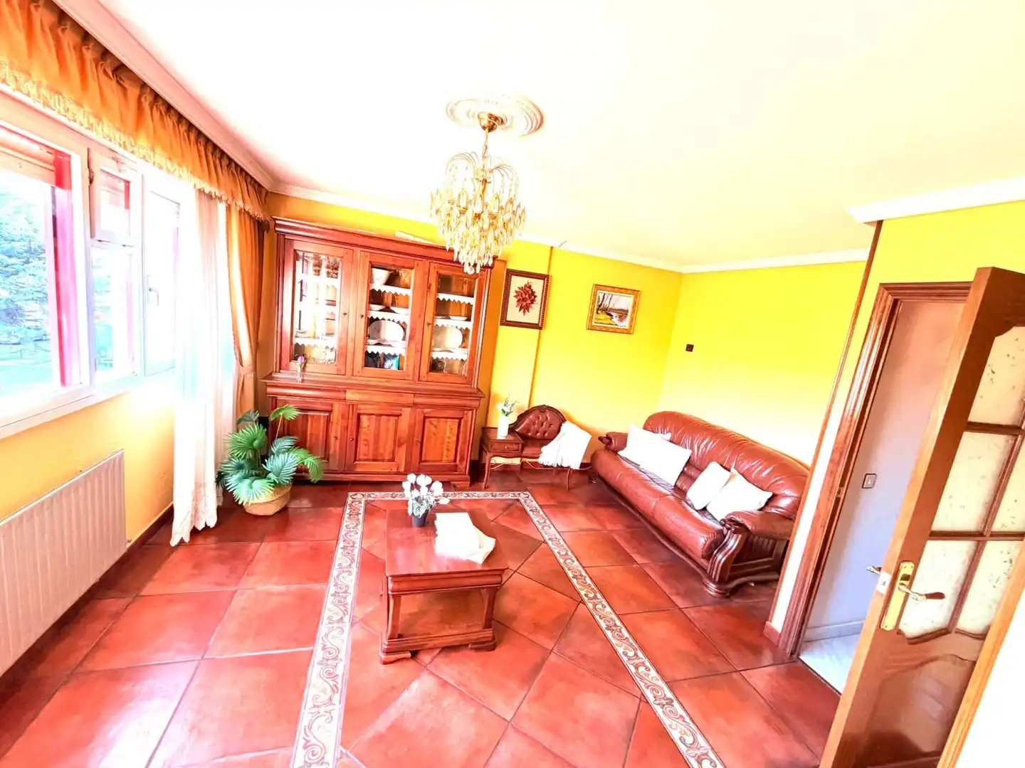 Sala de estar de Dúplex en venta en Corvera de Asturias con Calefacción, Parquet y Trastero
