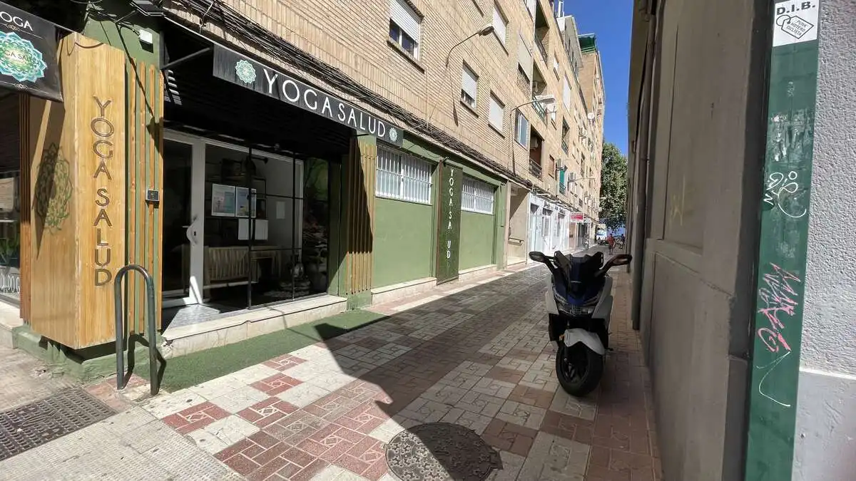 Flat for rent in Granada  with Air Conditioner and Heating
