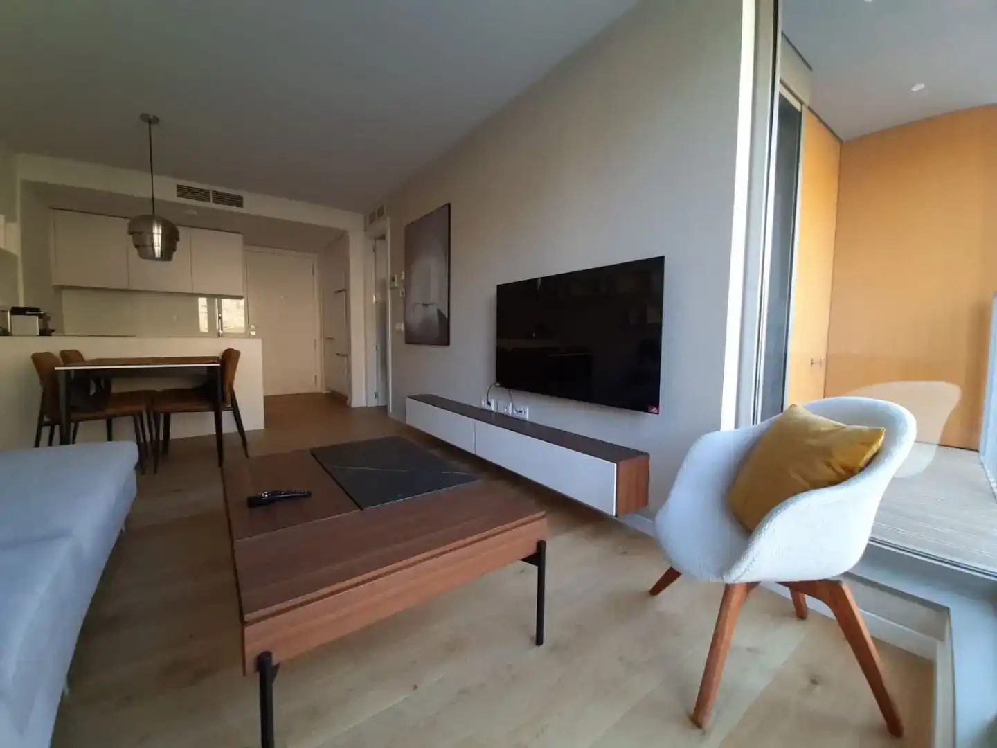 Living room of Flat for rent in  Madrid Capital  with Air Conditioner, Swimming Pool and Balcony