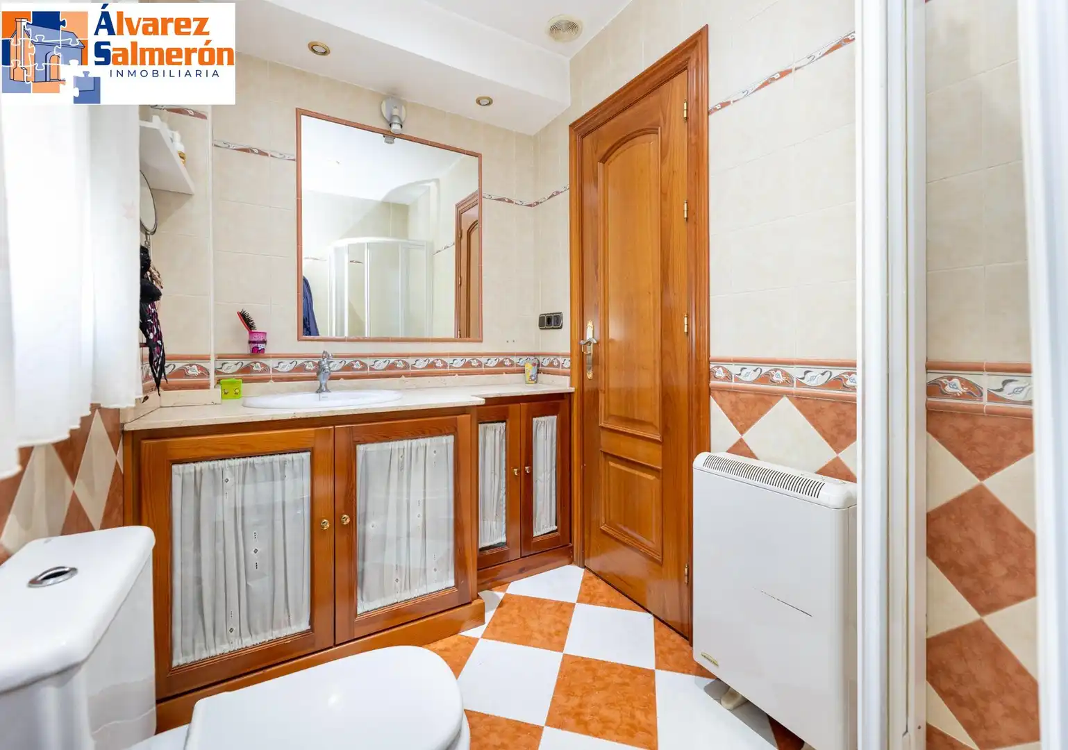 Baño de Casa o chalet en venta en Monachil con Aire acondicionado, Calefacción y Jardín privado
