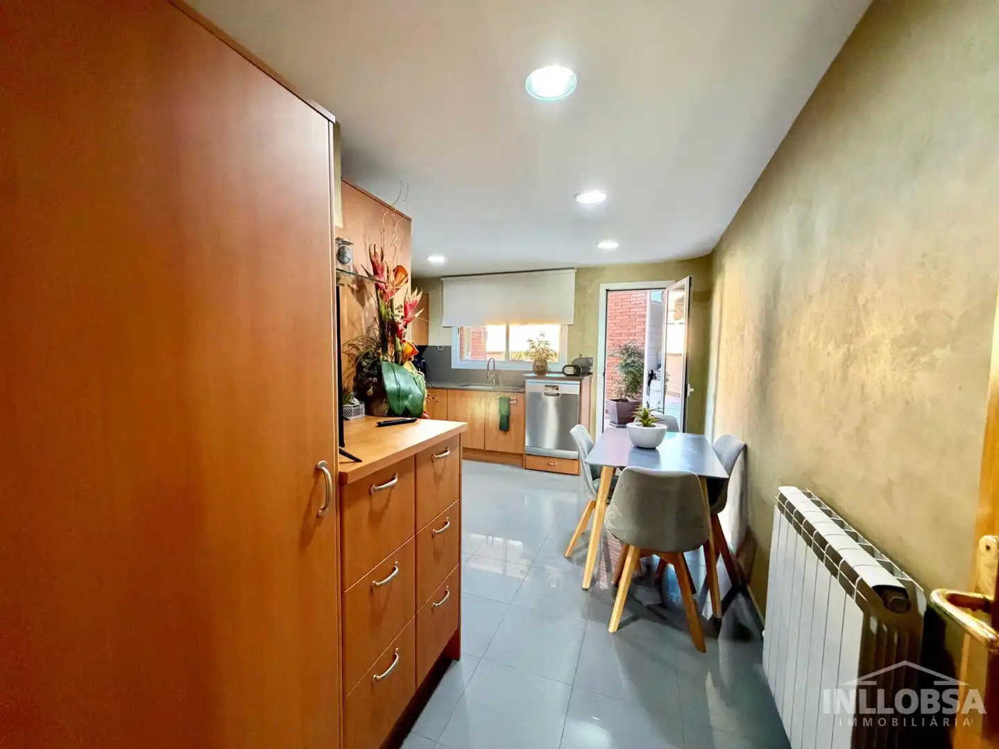 Cuina de Pis en venda en Manresa amb Calefacció, Parquet i Terrassa