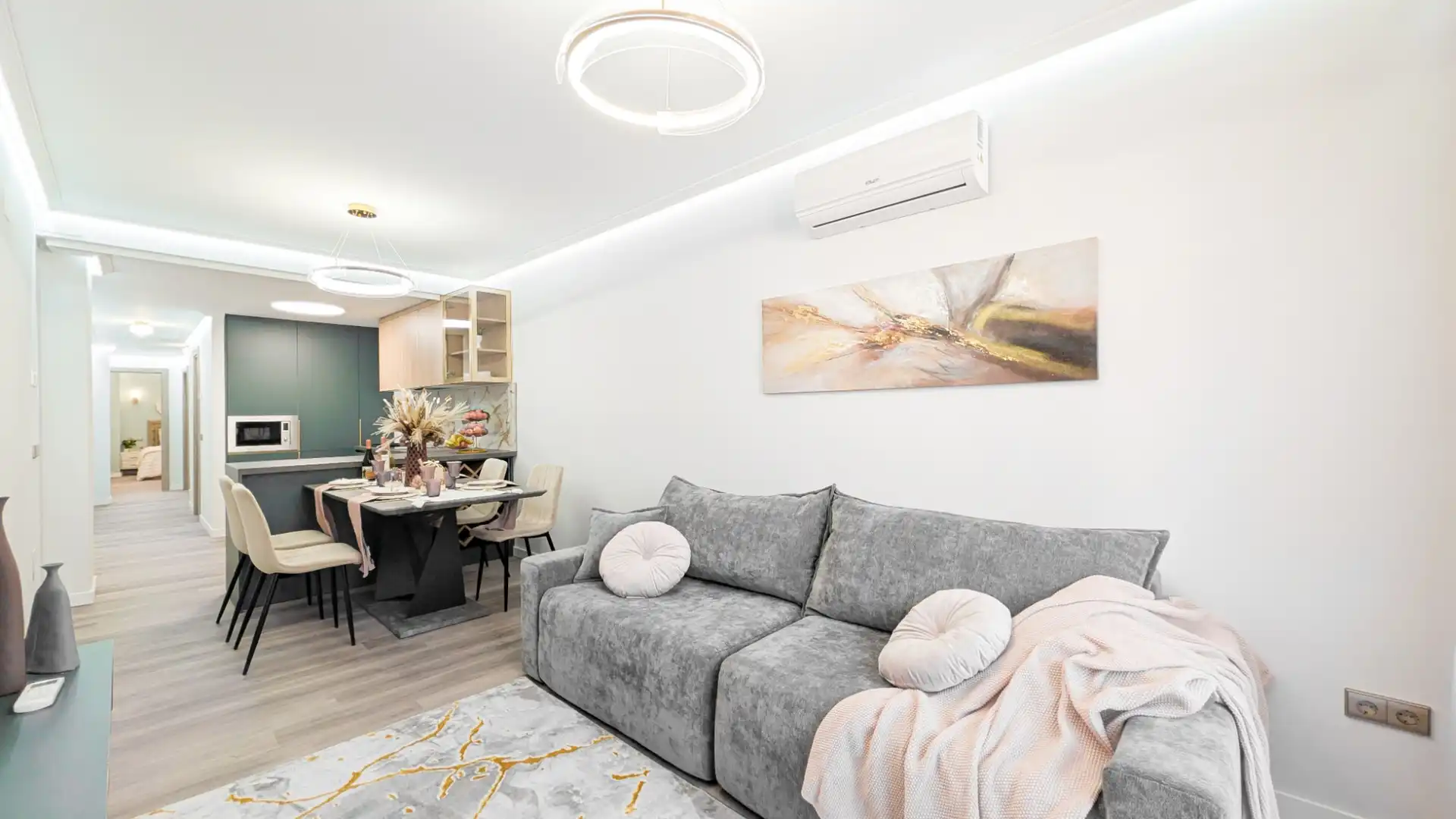 Sala de estar de Apartamento en venta en Torrevieja con Aire acondicionado, Terraza y Amueblado
