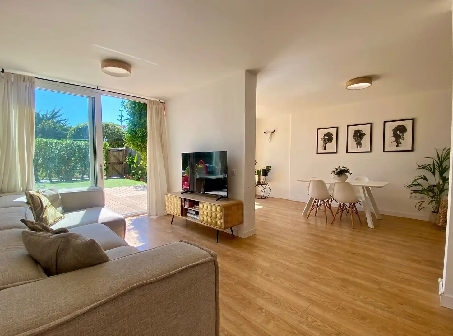 Casa aparellada en venda a Sant Agustí-Cala de Bou, imagen 4