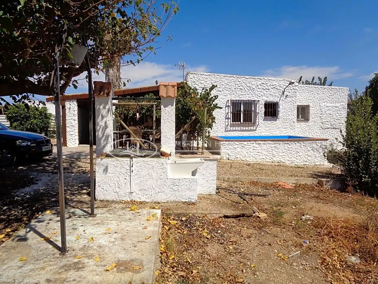 Vista exterior de Casa o xalet en venda en Chiclana de la Frontera amb Jardí privat i Piscina