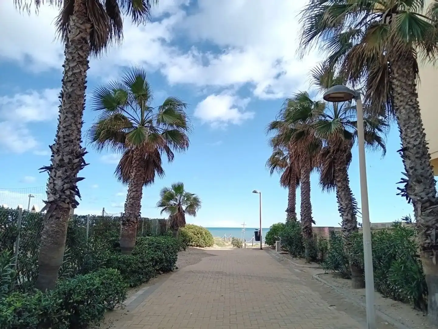 Vista exterior de Pis en venda en Valencia amb Aire condicionat, Calefacció i Jardí privat