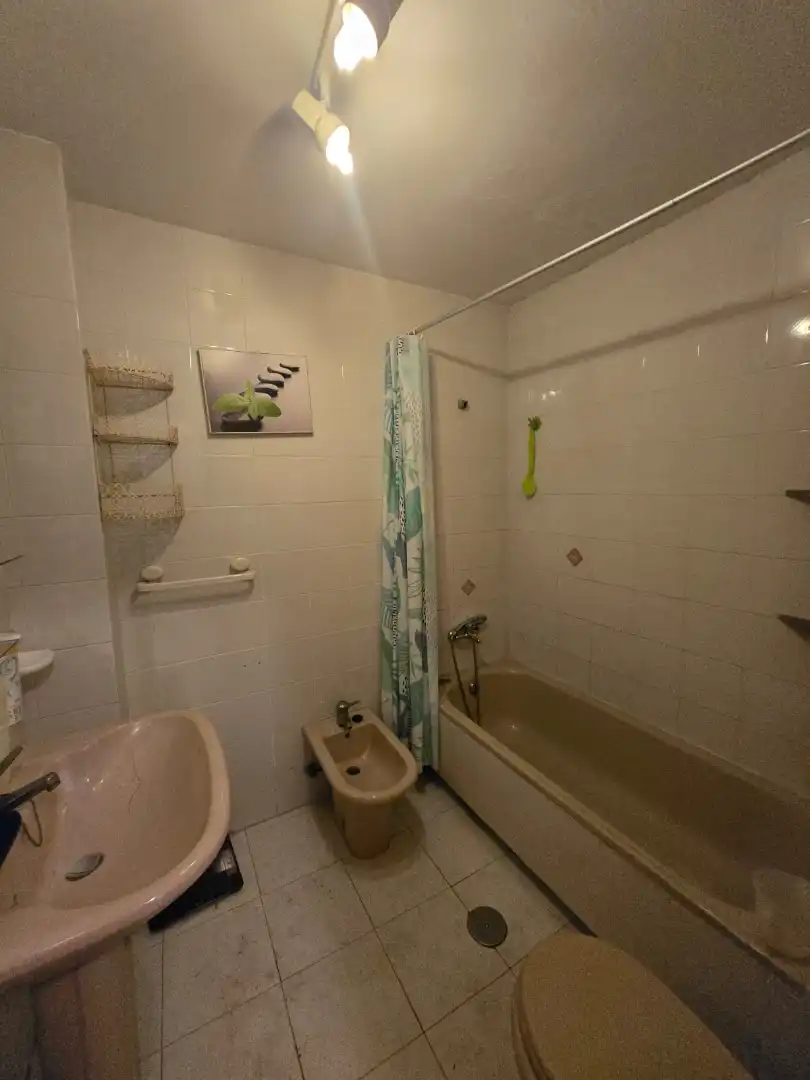Badezimmer von Wohnung zum Verkauf in Roquetas de Mar mit Klimaanlage, Heizung und Möbliert