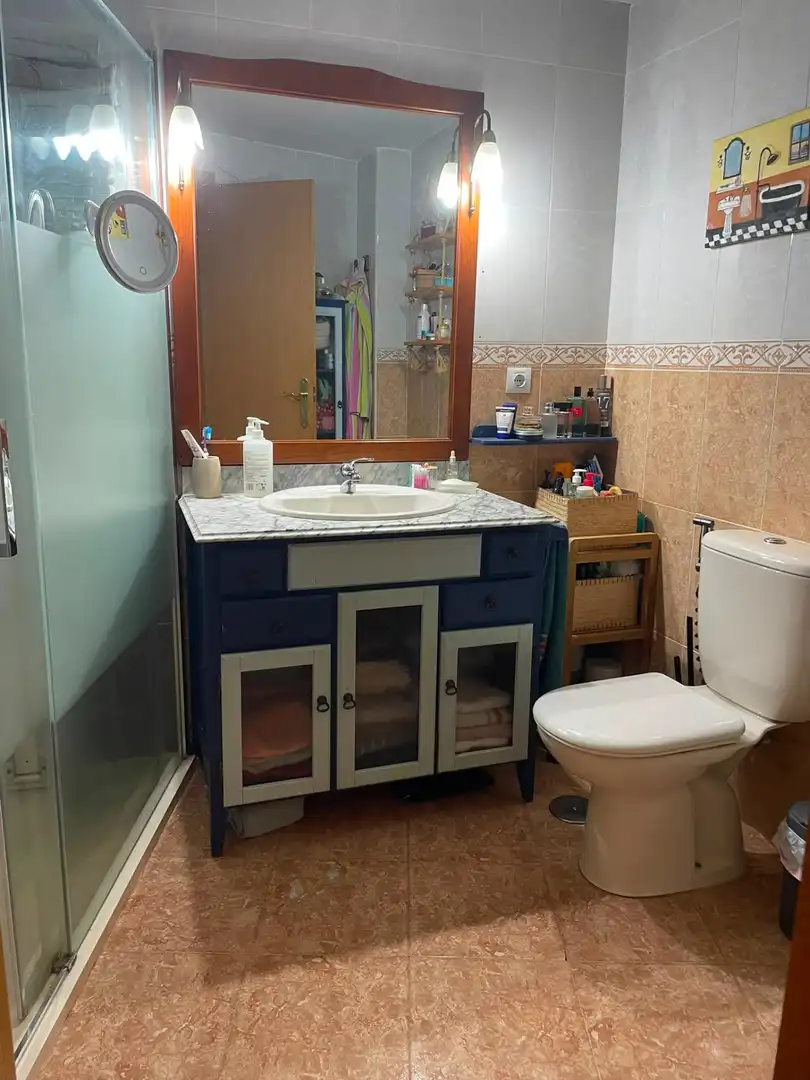 Bany de Pis en venda en Alicante / Alacant amb Terrassa, Traster i Piscina comunitària