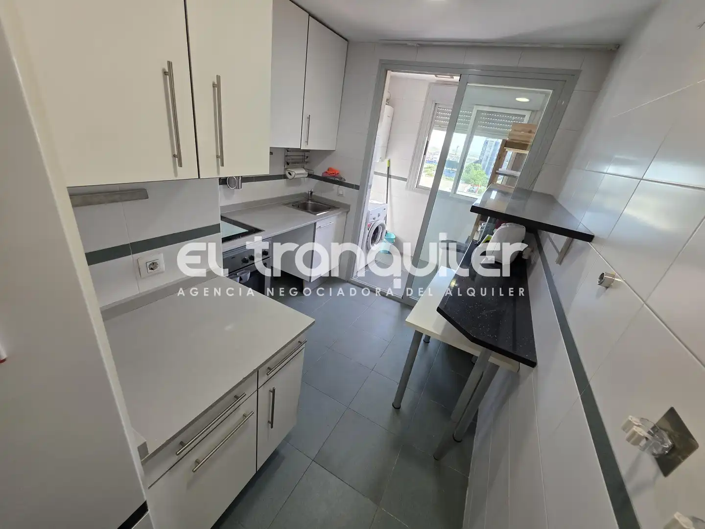 Kitchen of Flat for rent in Madrid  with Air Conditioner, Parquet flooring and Storage room