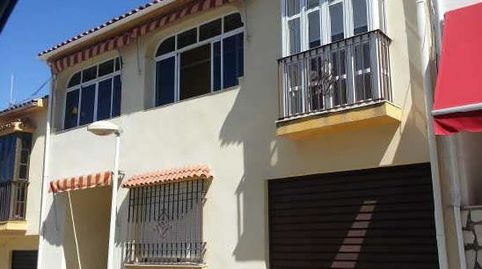 Foto 2 de Casa adosada en venta en Vicente Aleixandre, Jardin Lucena, Lucena