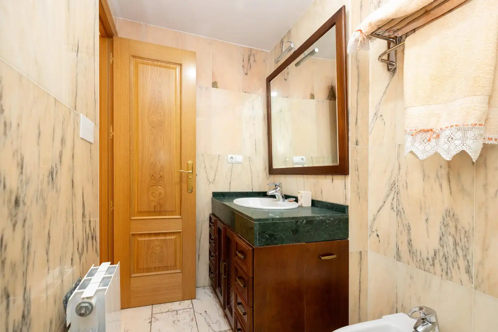 Baño de Piso en venta en Granada con Aire acondicionado, Calefacción y Terraza
