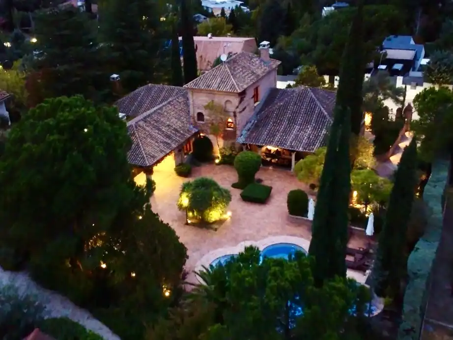 Vista exterior de Casa o chalet en venta en Las Rozas de Madrid con Aire acondicionado, Calefacción y Jardín privado