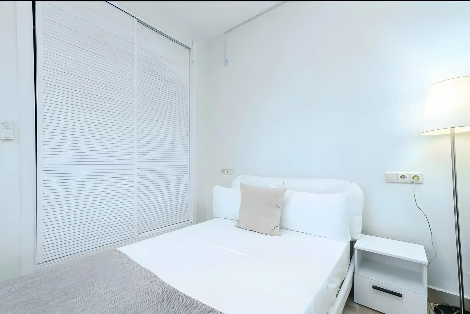 Bedroom of Apartments for rent in Marbella  with Air Conditioner, Terrace and Swimming Pool