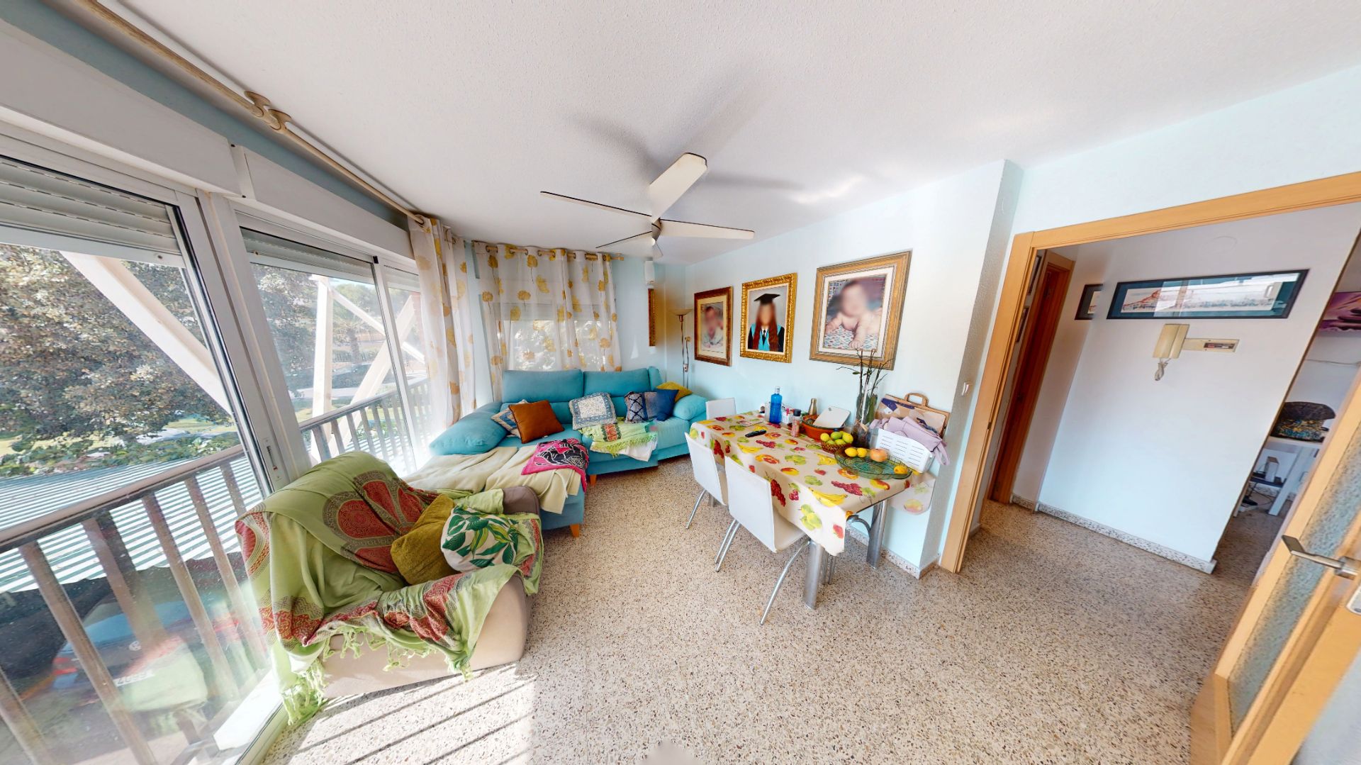 Sala d'estar de Pis en venda en Alicante / Alacant amb Aire condicionat, Jardí privat i Moblat