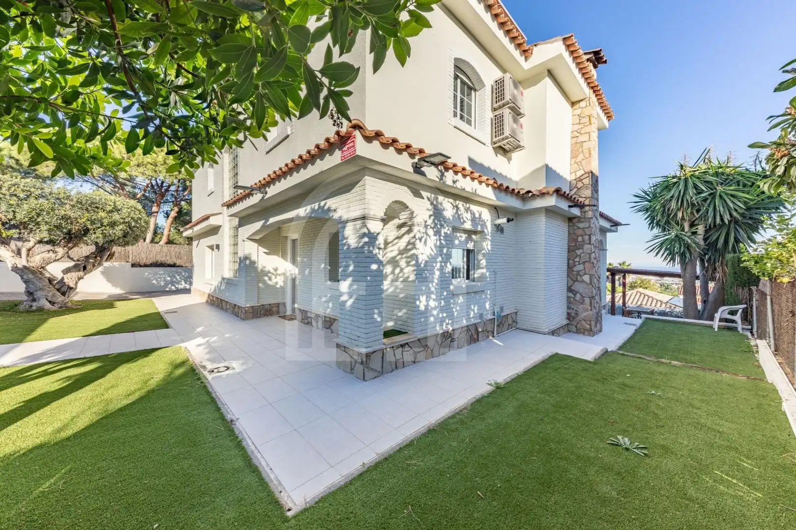 Vista exterior de Casa o chalet en venta en Premià de Dalt con Aire acondicionado, Calefacción y Jardín privado