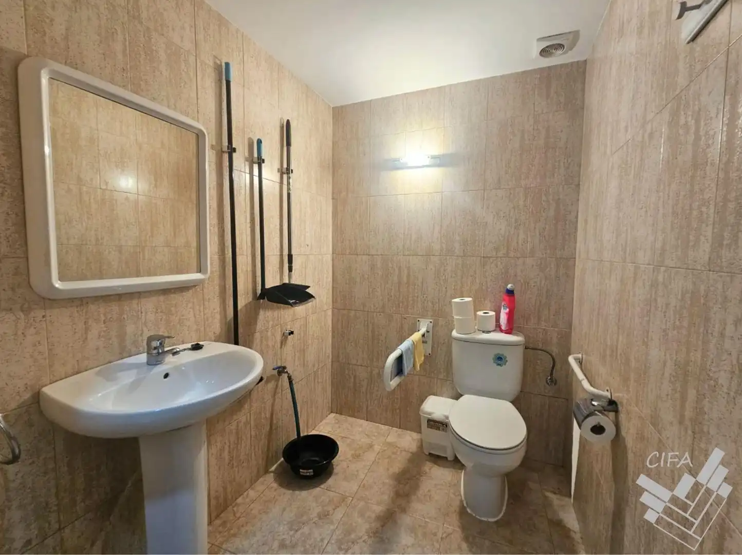 Bathroom of Commercial properties for sale in Benicarló  with Air Conditioner