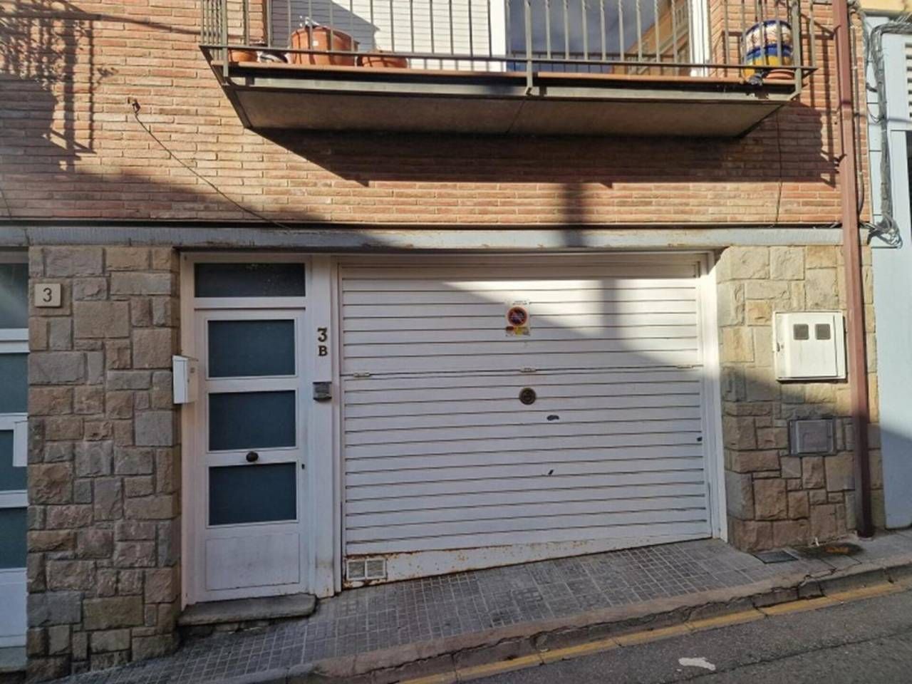 Vista exterior de Casa adosada en venda en Sant Feliu de Codines amb Calefacció, Terrassa i Balcó