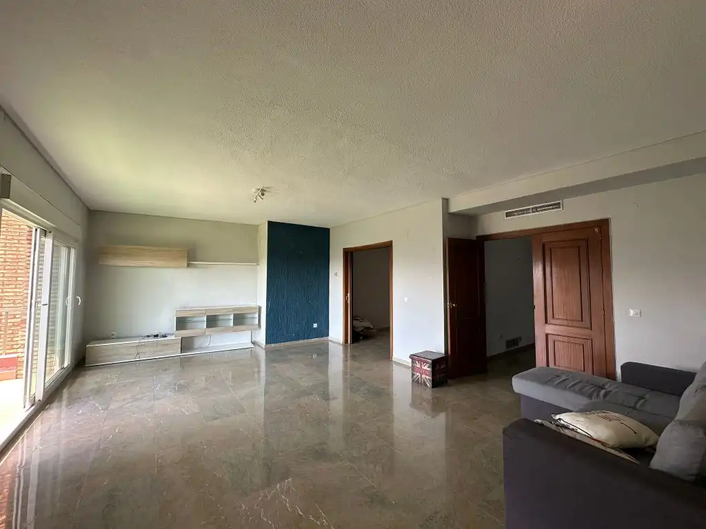 Wohnzimmer von Wohnung zur Miete in Córdoba mit Schwimmbad