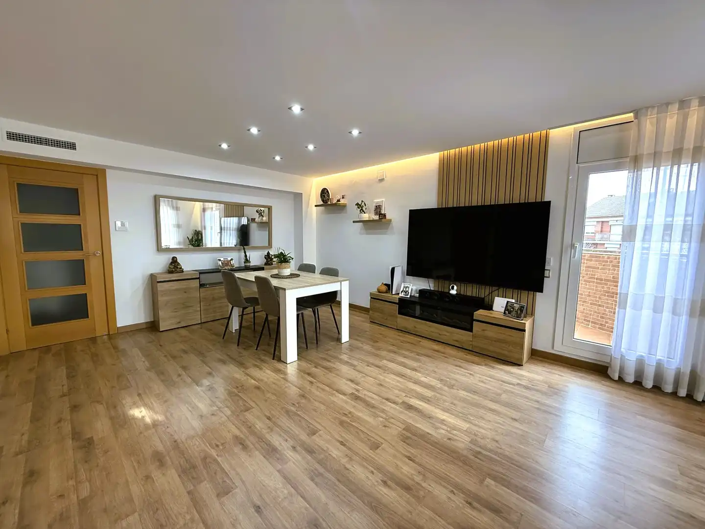 Living room of Duplexes for sale in Palau-solità i Plegamans  with Air Conditioner, Heating and Parquet flooring