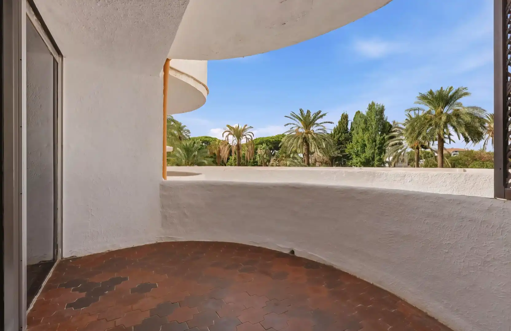 Exterior view of Apartments for sale in Marbella  with Community pool