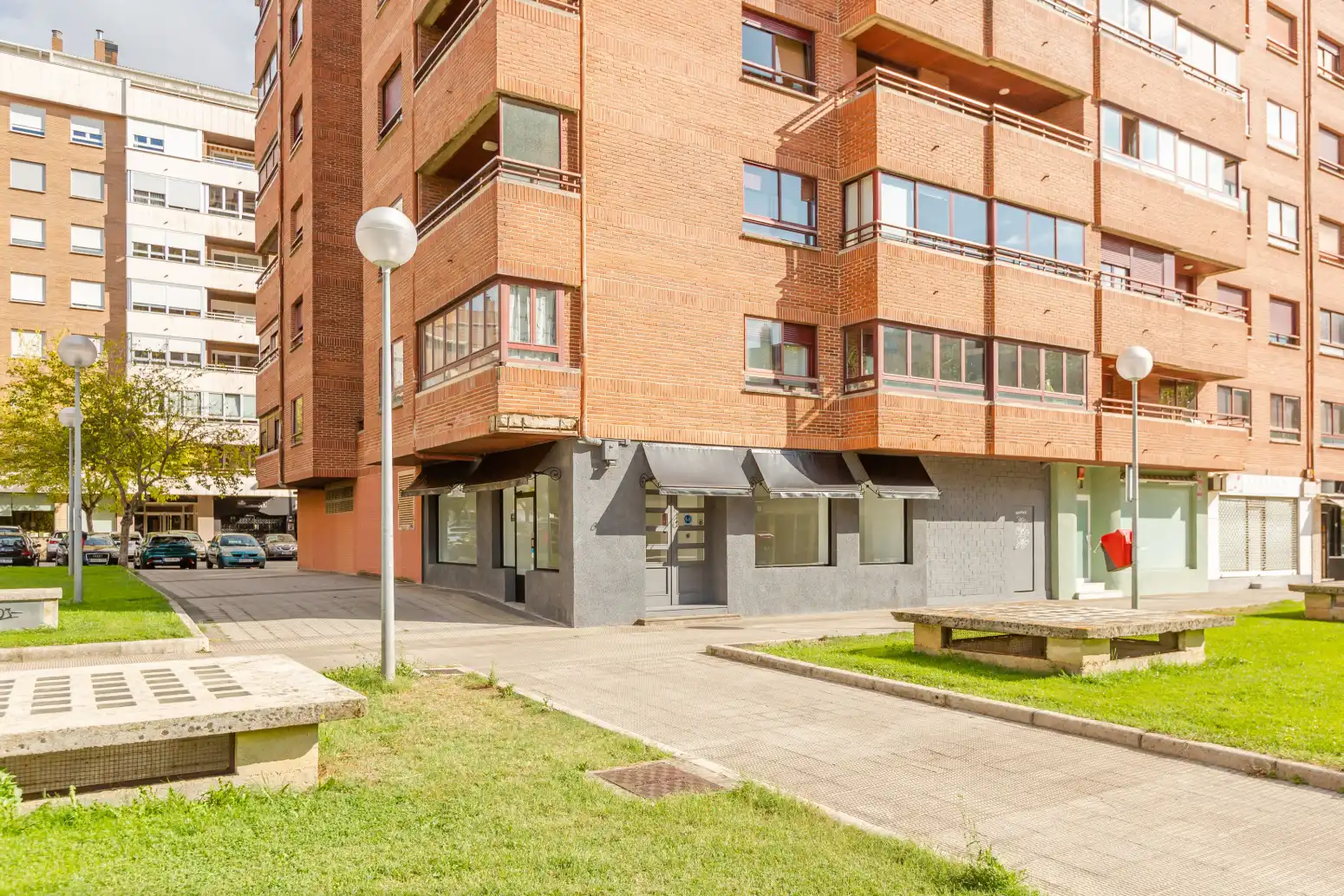 Local comercial de lloguer a Pamplona-Iruña - CALLE ITURRAMA 34